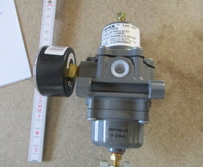 Регулятор давления 
Instrument Air Supply Pressure Reducing Regulator FISHER Type 67CFR-239
1/4“ NPT-F inlet and outlet  (face-to-face dimension: 65 mm)
Additional outlet, 1/4“ NPT-F for gauge or additional supply connection
Integrated relief valve, bubble tight shut-off
Maximum inlet pressure: 17,3 barg (250 psig)
Body & spring casing material: aluminum
Seat gasket: nitrile (NBR)
Trim parts: brass / SST
Diaphragm material: nitrile (-29°C to +82°C)
Filter material: polyethylene 5 µm
Drain valve: brass
Spring range: 0 - 8,6 barg / 0 - 125 psig
Pressure gauge, brass wetted parts, plastic case, 0-11 barg / 0-160 psi FISHER CONTROLS (Brand of Emerson)