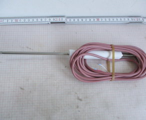 Датчик температуры
Hand Infeed Temperature Probe with PTFE-Hand Grip and Silicone-Cable
Sensor: 
Pt1000 (DIN EN 60751 Cl. B)
Hand grip: 
PTFE
Cable: 
4 m silicone (2x0,22 mm²) FuehlerSysteme